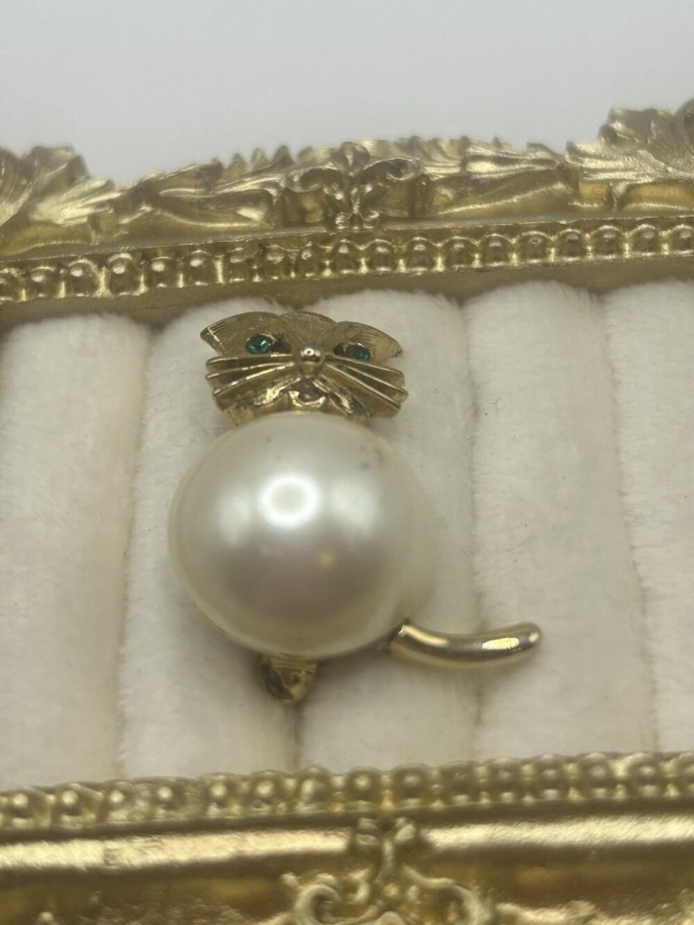 Vintage Marvella Gold Tone Green Rhinestone Eyes Faux Pearl Body Cat Brooch - Picture 6 of 10